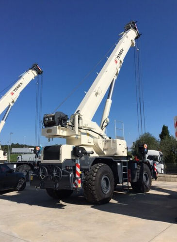 Grue montée sur camion - TRT 90 - Tecno-Gru Srl - à flèche / tout terrain / à contrepoids