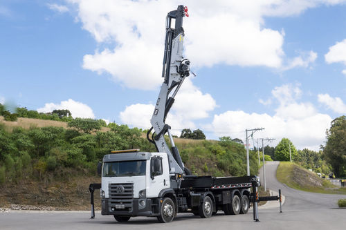 Grue montée sur camion -  TKA 66.700C - TKA CRANES - à flèche / hydraulique