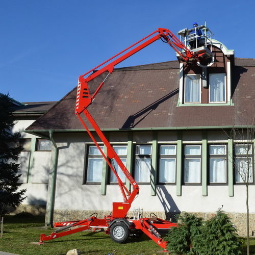Nacelle articulée tractable - Europelift TM13G - Rothlehner Arbeitsbühnen GmbH - à roues / électrohydraulique / pour usage intérieur et extérieur
