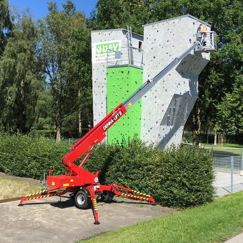 Nacelle télescopique tractable - DENKA•LIFT DK18 - Rothlehner Arbeitsbühnen GmbH - à roues / thermique / pour usage extérieur