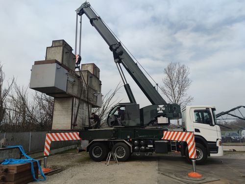 Camion de levage - KT 90.23 - CRANE srl - grue