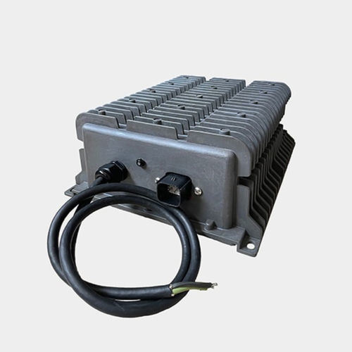 Chargeur de batterie pour véhicule électrique - AX090560  - Axiomatic Technologies Corporation - portable / plomb-acide