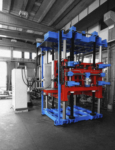Machine de moulage pour mousse polyuréthane - VitoPress - Scarioni Srl - à simple station / électrique / horizontale
