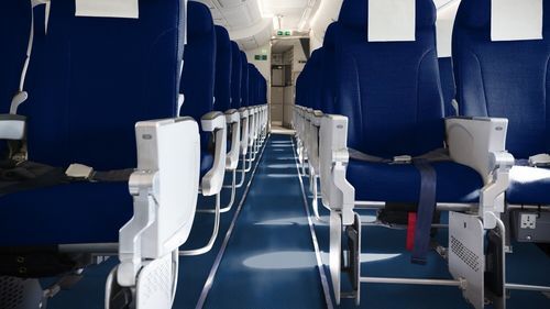 Revêtement de sol hygiénique - BATIFLEX AVF 130 - Gerflor - pour zone de circulation / grand trafic / adhésif