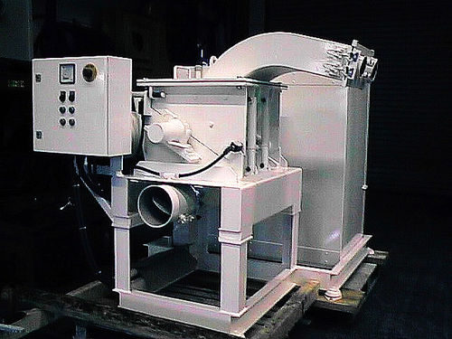 Broyeur pour matières plastiques - AD Series - NEUE HERBOLD Maschinen-u. Anlagenbau GmbH - à couteaux / pour les chutes