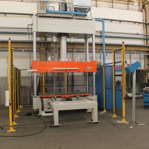 Presse hydraulique - COMI GROUP - à poinçonner / de découpe / pour ligne de thermoformage