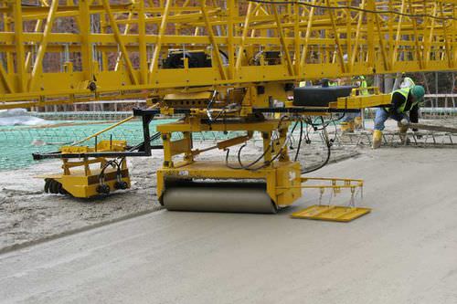 Finisseur pour béton - C-750 - GOMACO International - sur pneus / pour dalle béton / pour constructions