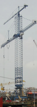 Grue sur rail - Favelle Favco - à flèche relevable / à tour / de chantier naval