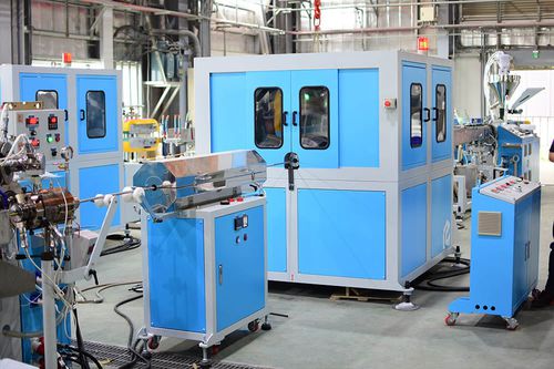 Machine de tressage de tuyaux flexibles - EM-B series  - Everplast Machinery Co., Ltd.