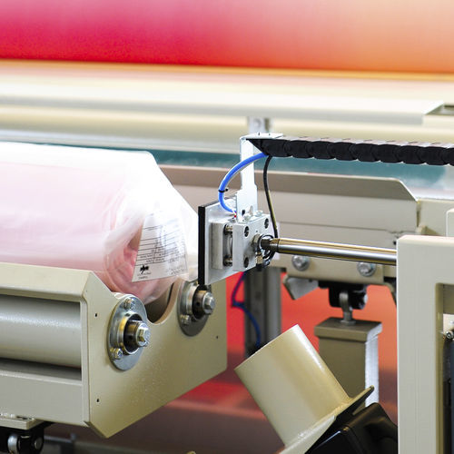 Imprimante applicateur d'étiquette auto-adhésives - Comatex Textile Machinery - de rouleaux de textile / pour textiles