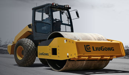 Rouleau compresseur monocylindre - 6612E - Liugong Construction Machinery N.A., LLC