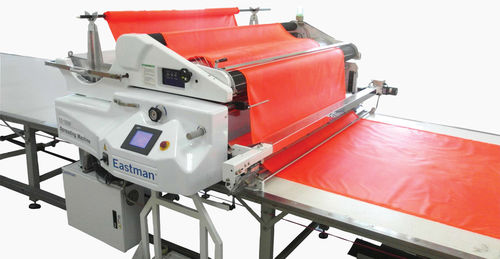 Chariot matelasseur automatique - ES-1800 - Eastman Machine Company - pour textiles