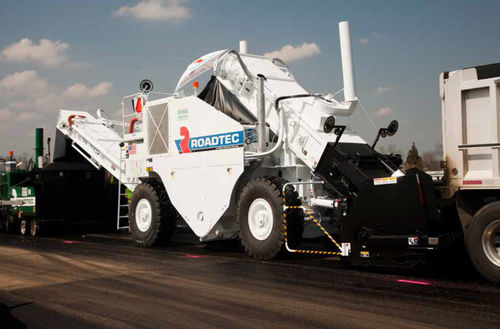 Alimentateur à vis sans fin - 62,500 lbs (28,350 kg) |  - Roadtec - pour finisseurs d'asphalte / à mouvement continu / mobile