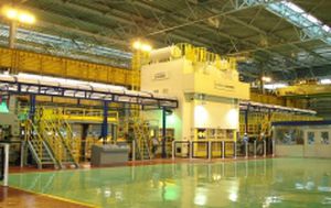 Ligne de presses de découpage - Hyundai Heavy Industries-Robotics System