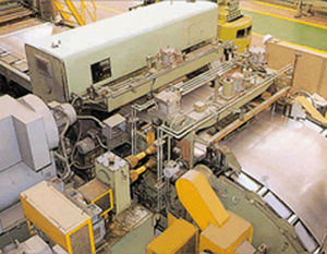 Ligne de cisaillage - Hyundai Heavy Industries-Robotics System