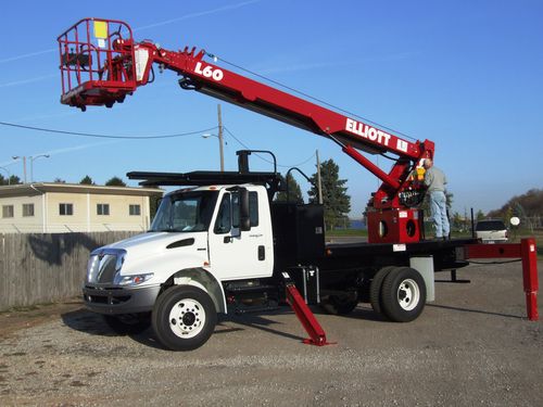 Nacelle télescopique montée sur camion - max. 2 676 kg, 18.9 m | L60R - Elliott Equipment Company - hydraulique