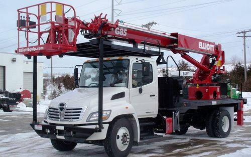 Nacelle télescopique montée sur camion - max. 2 676 kg, 26 m | G85R - Elliott Equipment Company - hydraulique