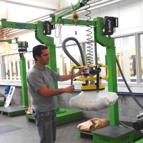 Manipulateur avec commande électronique - Liftronic® Pro series - Scaglia Indeva - électrique / à ventouse / avec prise de sacs par le vide