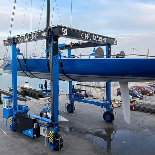 Portique léger - GH-50     - GH Cranes & Components - automoteur / pour applications marines / de déchargement de navire