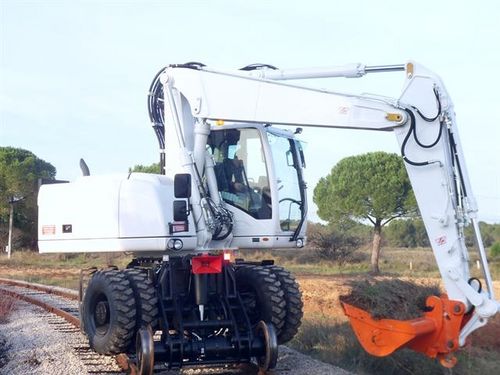 Pelleteuse intermédiaire - 20TRR  - UNAC - sur pneus / Tier 3 / pour chantier de construction