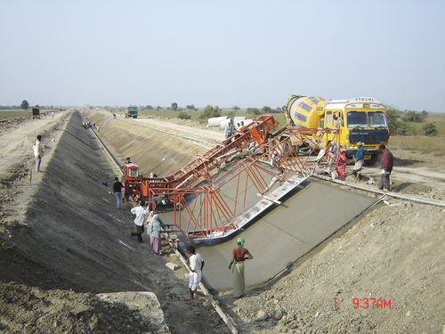 Finisseur pour béton - 3 - 20 m | RCP750 - UNiSTEEL Engineering Works - sur pneus / pour canal / pour dalle béton