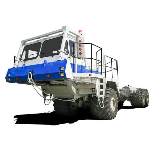 Camion de transport de carburant - Commander C - Foremost Industries LP - à 3 essieux / tout terrain