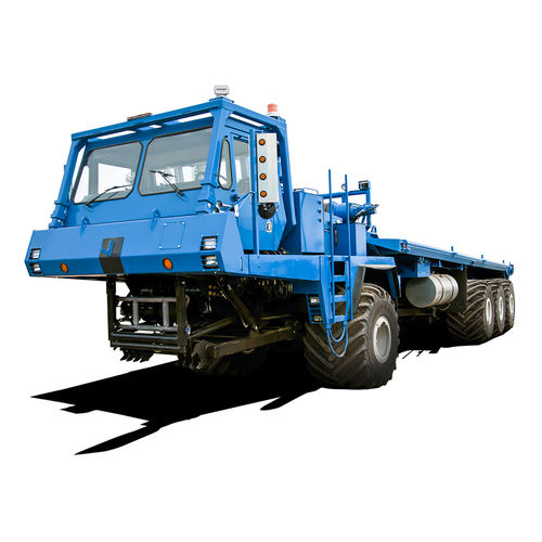 Camion de transport de carburant - COMMANDER  - Foremost Industries LP - à 3 essieux / tout terrain
