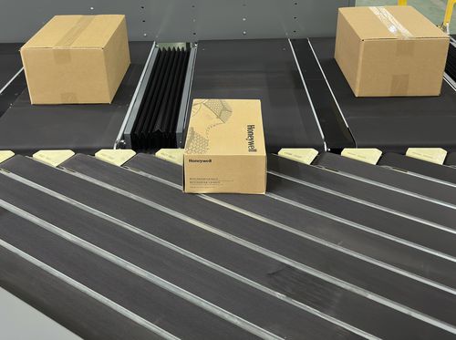 Trieuse à tapis transversal - IntelliSort Cross-belt Sorte - Transnorm System GmbH - pour l'industrie agroalimentaire / pour l'industrie pharmaceutique / pour le secteur du commerce électronique