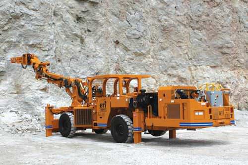 Machine de purgeage mécanique tunnels - 20 700 kg | RMS18 - Breaker Technology, LTD. - pour mines