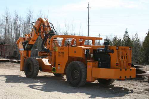 Brise-roche souterrain - 14 570 kg | TM15 - Breaker Technology, LTD.