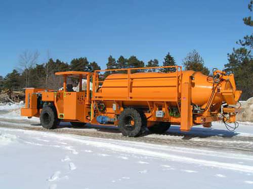 Camion malaxeur pour mine souterraine - 20 455 - 21 820 kg | LP15 - Breaker Technology, LTD.