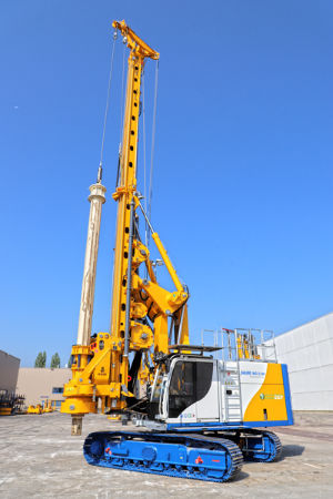 Foreuse multifonction - BG 23 H BT 65 - BAUER Maschinen GmbH - rotative / pour chantier de construction