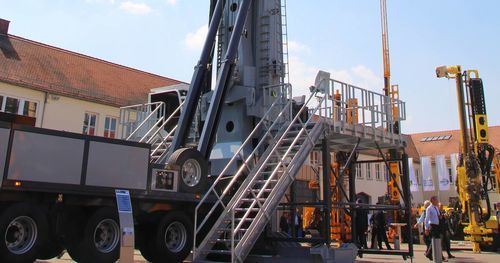 Foreuse pour forage profond - RB-T 135 - BAUER Maschinen GmbH - mobile / rotative / hydraulique