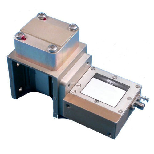 Amplificateur RF - M205793A - e2v scientific instruments - d'isolement / en ligne / à faible bruit