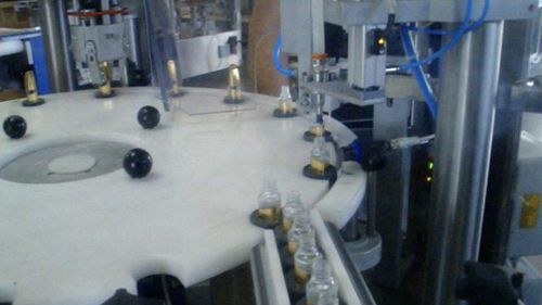 Remplisseuse / boucheuse pour produits cosmétiques - MFC - PMR System Group - monobloc / pneumatique / contrôlée par PLC