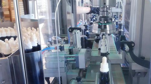 Remplisseuse boucheuse d'huile - RT2U CBD - PMR System Group - volumétrique / pour parfums / pour l'industrie alimentaire et de la boisson