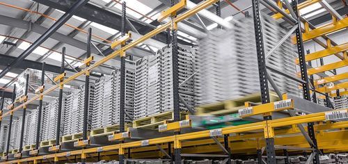 Système de stockage à navette compact - POLYPAL Storage Systems