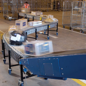 Convoyeur à rouleaux motorisés - Caljan Rite-Hite - horizontal / de transport / extensible