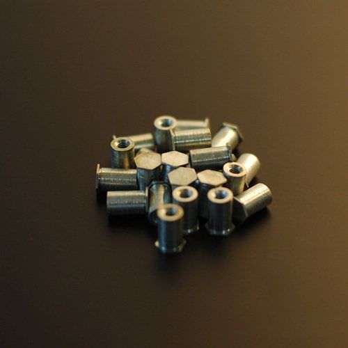 Colonnette à sertir - SPACERFIX™ series - clufix