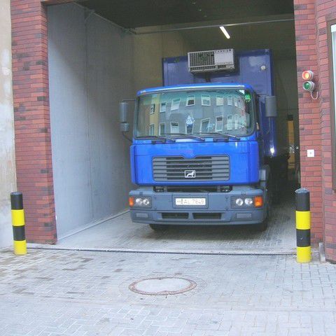 Plateforme d'accès - Büter Hebetechnik GmbH - pour camion