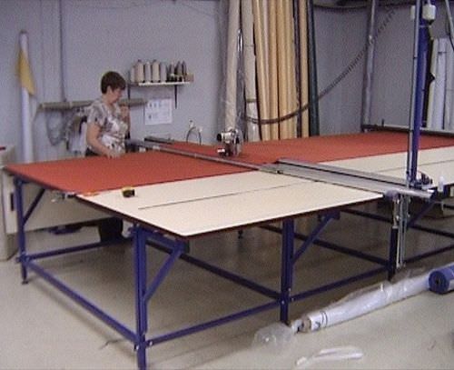 Table de découpe de tissus - SODIFA ESCA - à couteau rotatif