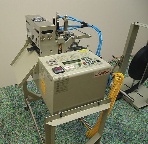 Machine de coupe pour tissus - SODIFA ESCA - pour sangle / à commande manuelle / à chaud