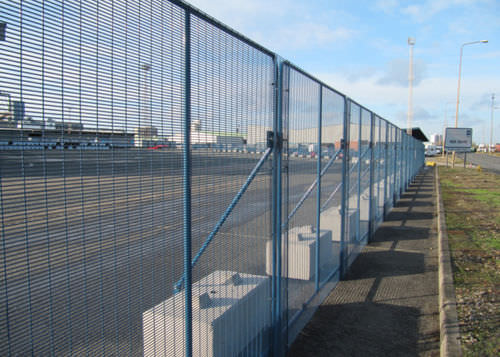 Clôture de sécurité - 2.4 x 2.5 m | POLMIL® - Blok 'N' Mesh UK Limited