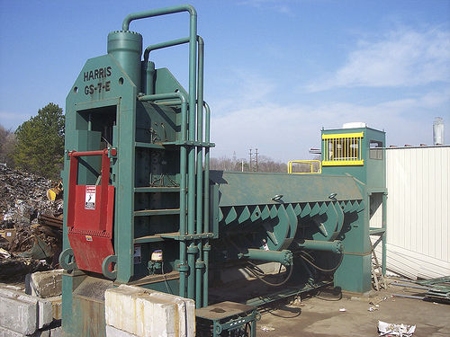 Presse à balles pour ferraille - GS series - Harris - verticale / à chargement par le haut / haute capacité