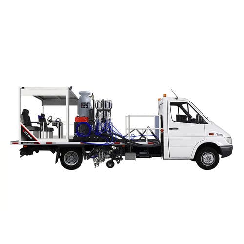 Machine de traçage de ligne pour les routes - ROADMASTER 20 - VEZOS - montée sur camion