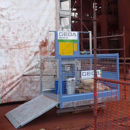 Monte charge à crémaillère - 500 Z - GEDA GmbH - pour matériau de construction / à colonne