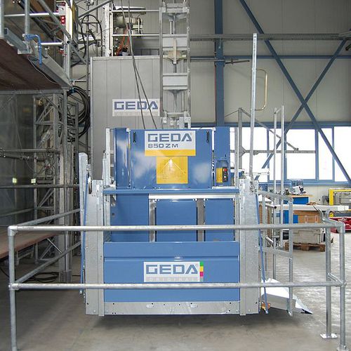 Monte charge à crémaillère - 850 ZM P - GEDA GmbH - pour matériau de construction / à colonne