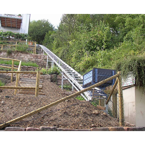 Monte charge mécanique - SLOPELIFT - GEDA GmbH - motorisé / pour la construction / pour matériau de construction