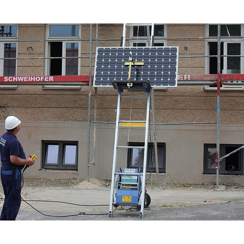 Monte charge électrique - SOLARLIFT - GEDA GmbH - pour panneau solaire
