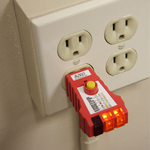 Testeur de tension - Plug-Bug™ 2 – 9610 - Triplett - pour prise de courant